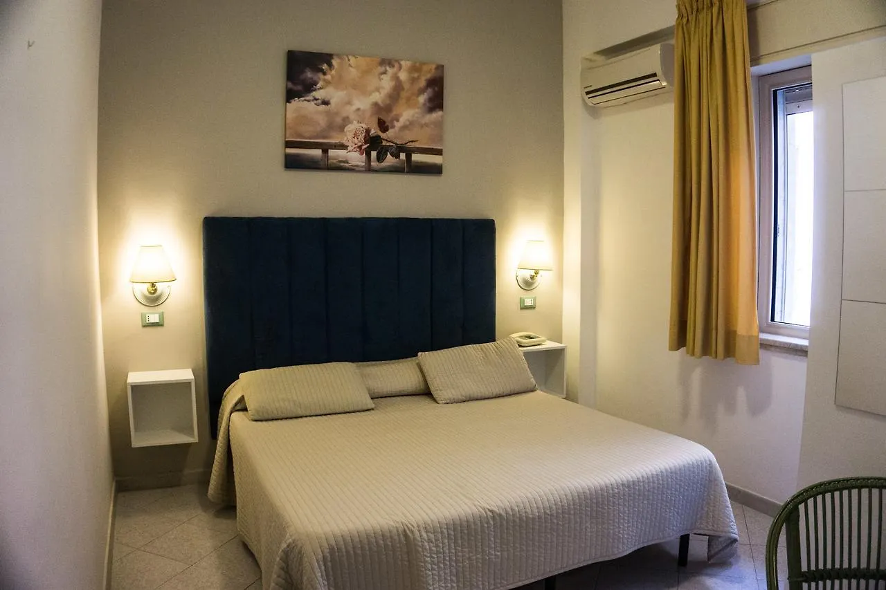 Ig-Tysandros Hotel Apartments Giardini Naxos 3*,