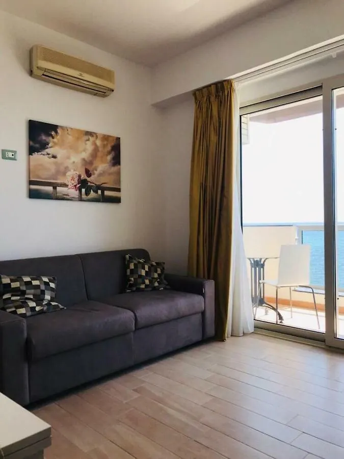 Ig-Tysandros Hotel Apartments Giardini Naxos 3*,