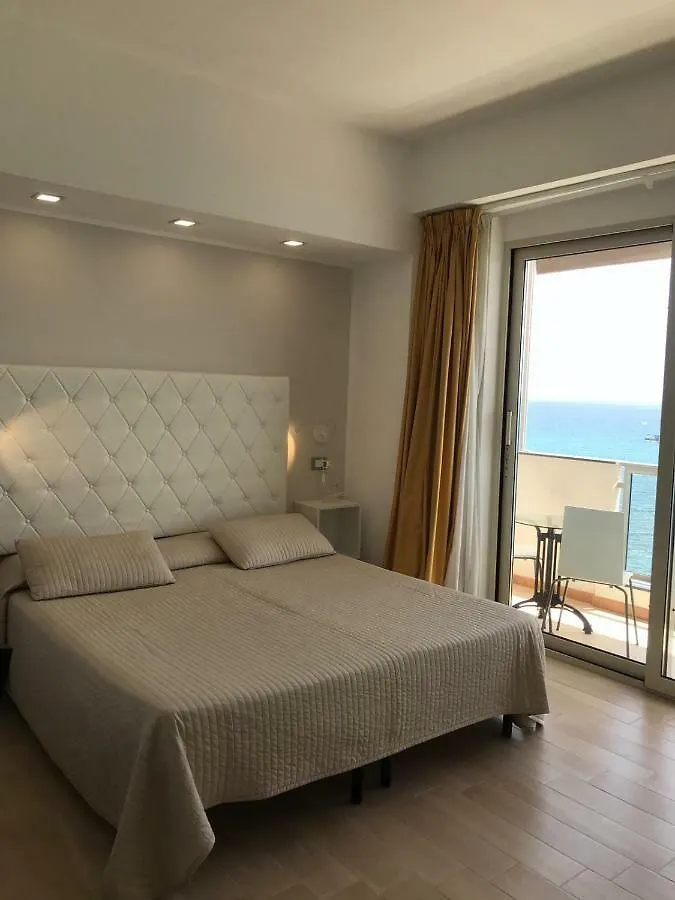 Ig-Tysandros Hotel Apartments Giardini Naxos